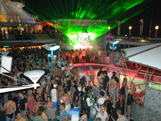 Cruzeiro de música eletrônica traz dois dos melhores DJs do mundo para sua 5ª edição Cruzeiro de música eletrônica traz dois dos melhores DJs do mundo para sua 5ª edição